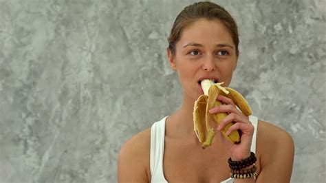 huge banana tits|Banana Tits Nude Porn Pics